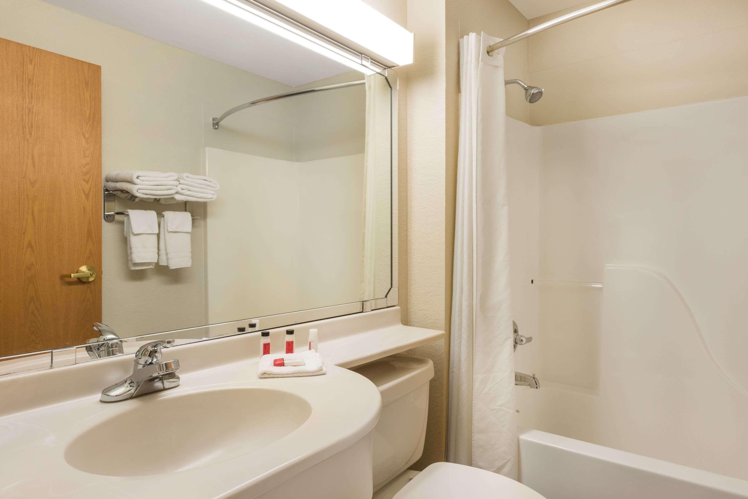Microtel Inn & Suites By Wyndham Sainte Genevieve Ste. Genevieve Exterior photo