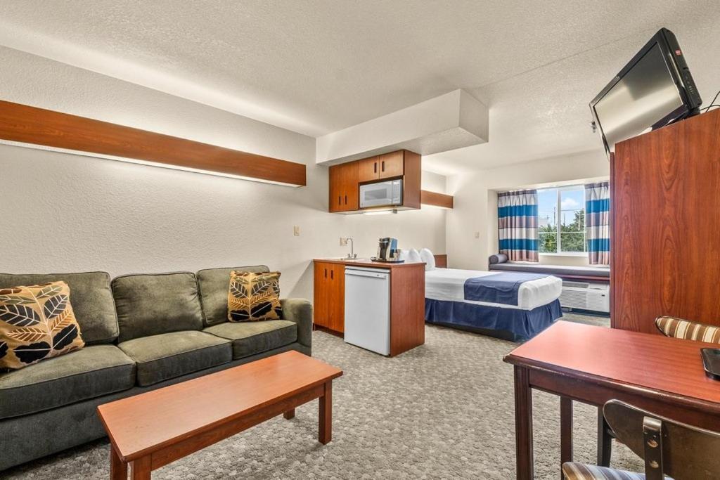 Microtel Inn & Suites By Wyndham Sainte Genevieve Ste. Genevieve Exterior photo