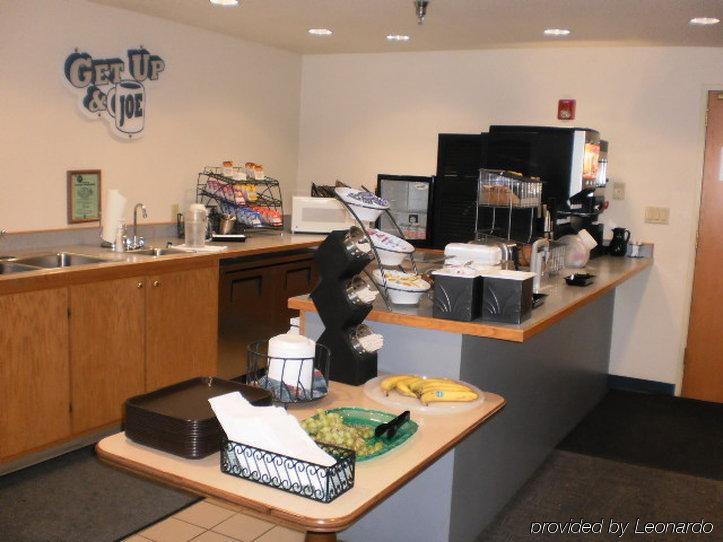 Microtel Inn & Suites By Wyndham Sainte Genevieve Ste. Genevieve Restaurant photo