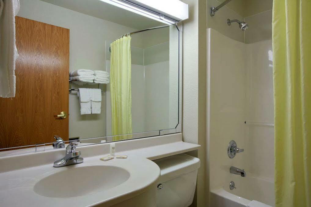 Microtel Inn & Suites By Wyndham Sainte Genevieve Ste. Genevieve Exterior photo